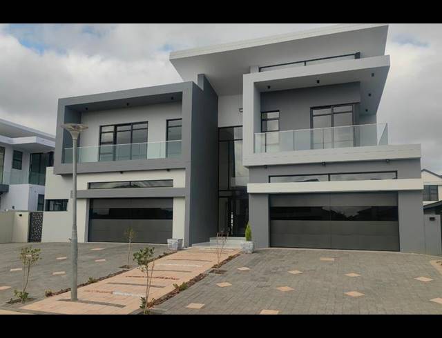 5 BEDROOM HOUSE FOR SALE IN SIX FOUNTAINS RESIDENTIAL ESTATE